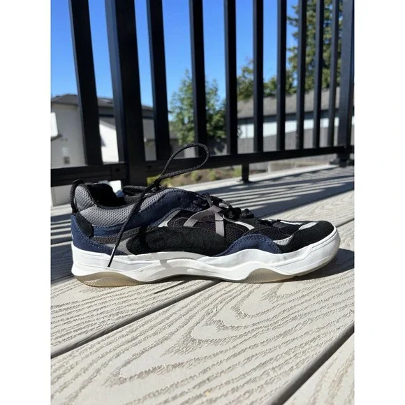 VANS Boys Of Summer Varix WC Navy Black Gray White Men's Size 11.5 Shoes Sneaker - Picture 2 of 11